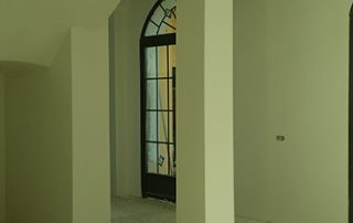 Decoración en liso de residencia universitaria Empresa de pintura y decoración en Madrid. Pinta tu local o nave industrial en Madrid
