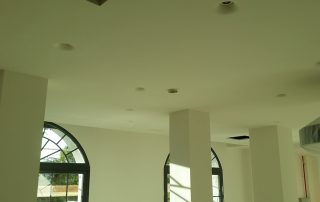 Pintura de pared y techos. Renovación, decoración y pintura de residencia universitaria.