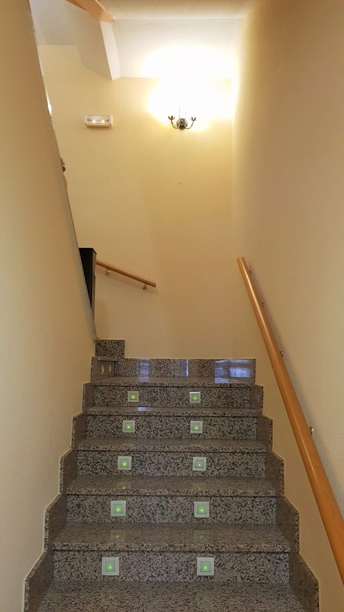 Pintado de escalera en El Espinar, Segovia Empresa de pintura en El Espinar, Segovia. Pintado de escalera