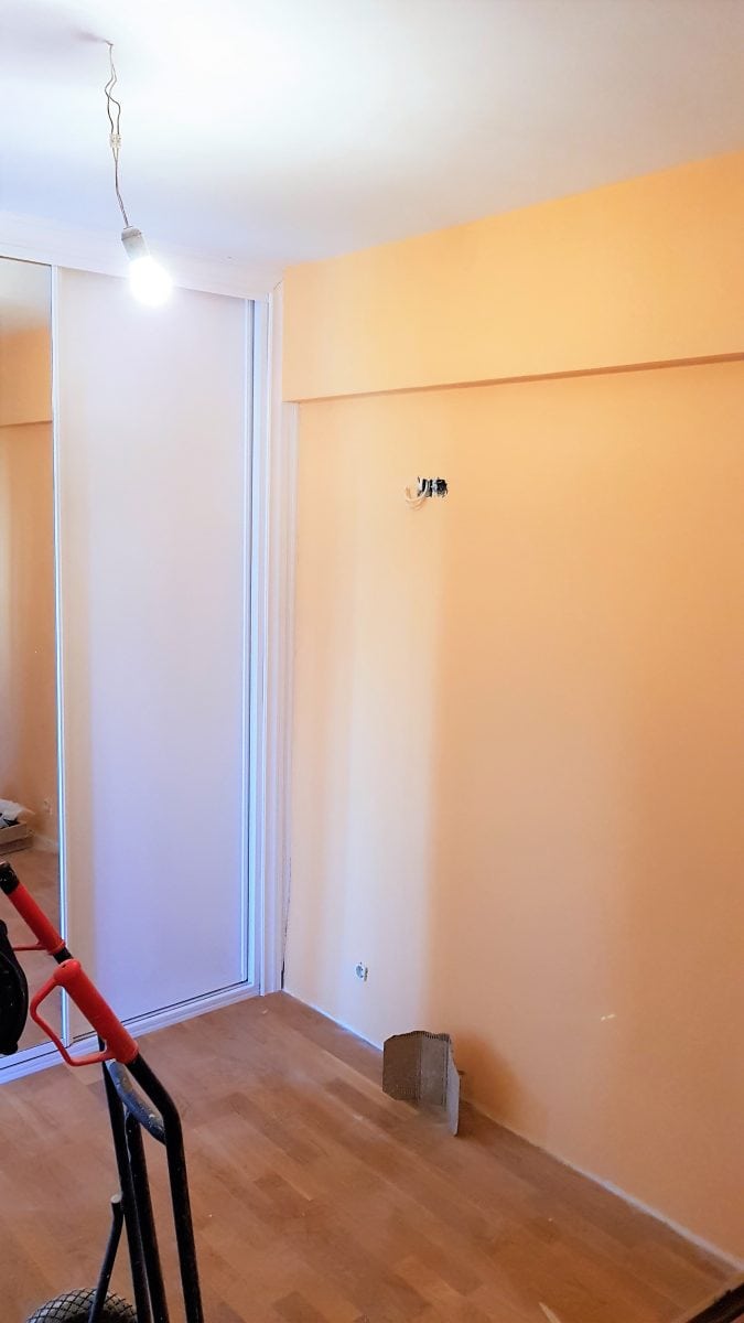 Habitación en dos colores, lacado de puertas de armarios Tendencias en colores, pintura en dos colores en Madrid y Segovia, lacado de puertas de armarios