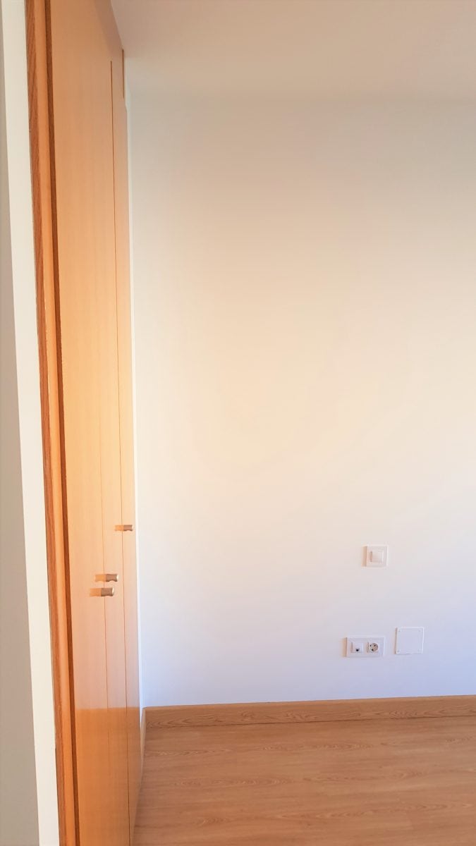 Pintura de interiores, pintura de habitaciones y pasillo Pintado de paredes y techos en piso completo