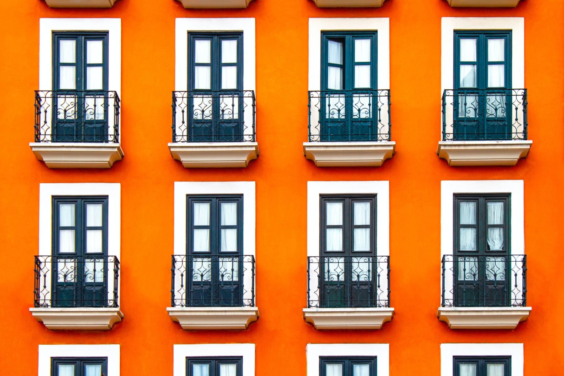 fachada exterior naranja novadecora
